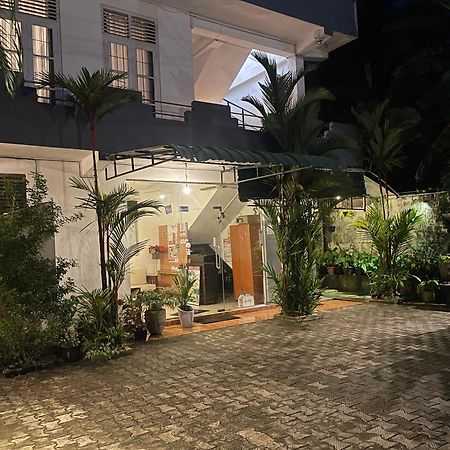 Holiday Inn Unawatuna Bagian luar foto