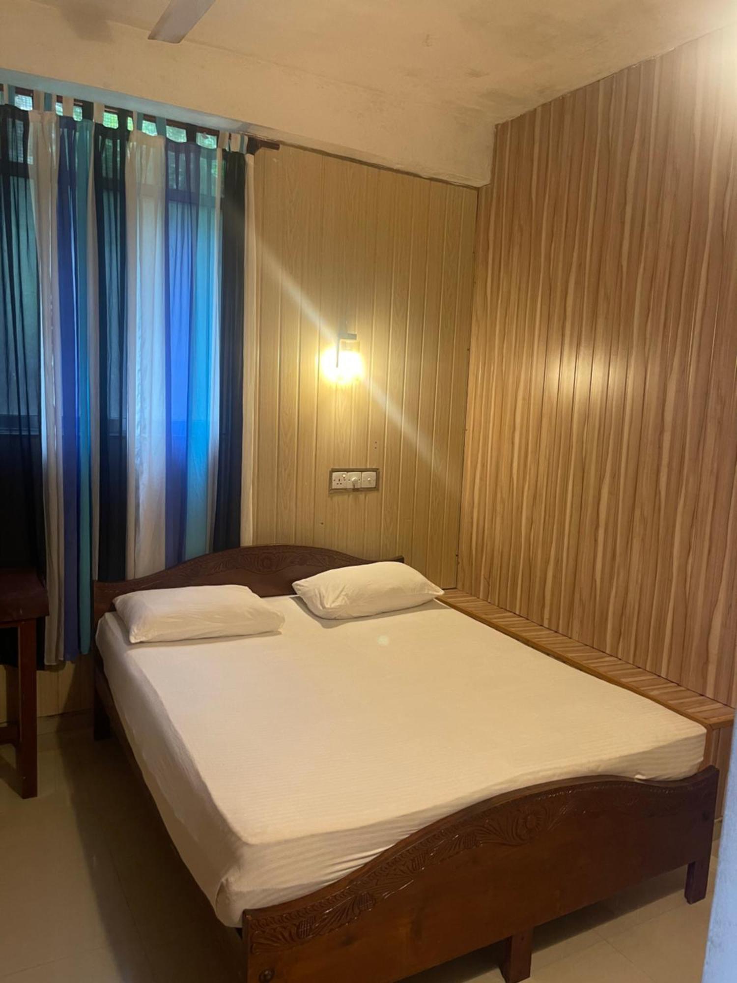 Holiday Inn Unawatuna Bagian luar foto