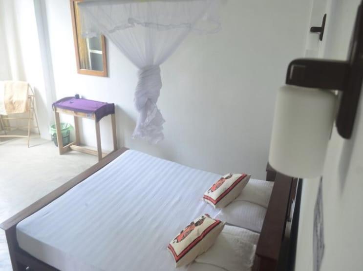 Holiday Inn Unawatuna Bagian luar foto