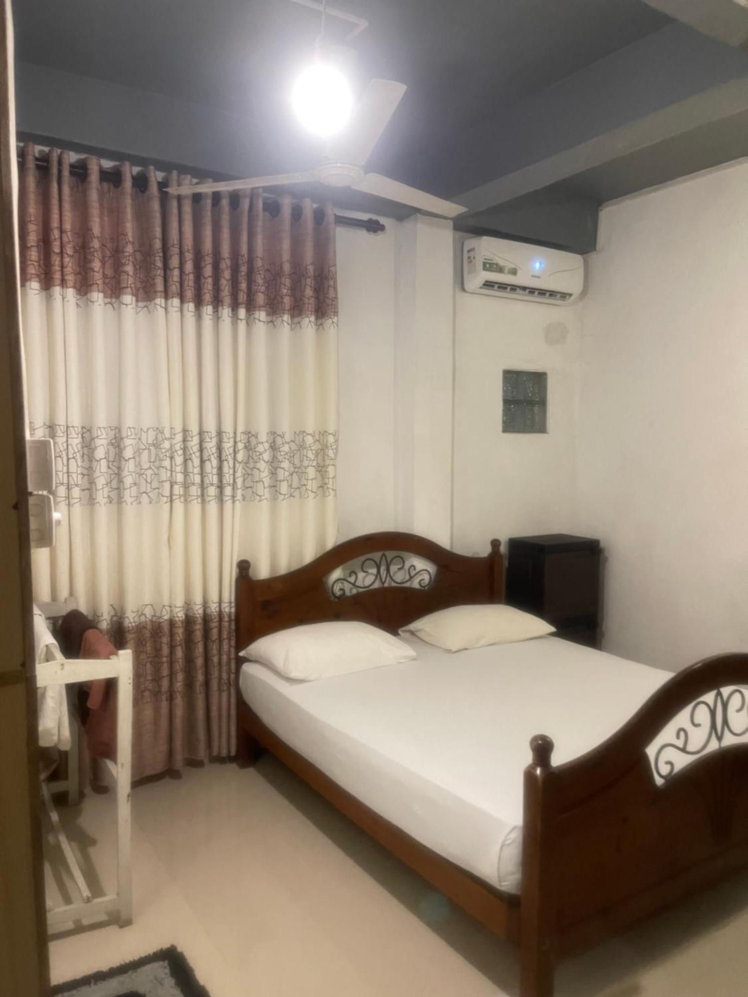 Holiday Inn Unawatuna Bagian luar foto