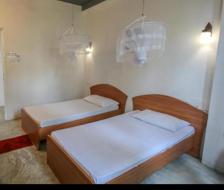 Holiday Inn Unawatuna Bagian luar foto