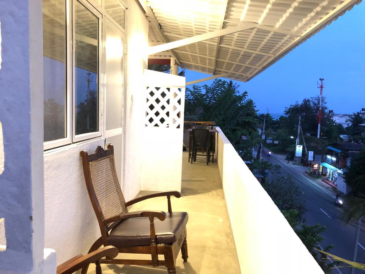 Holiday Inn Unawatuna Bagian luar foto
