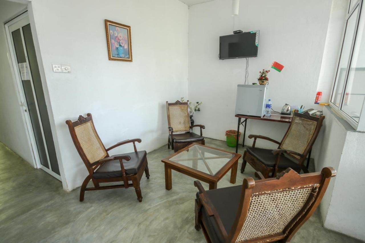 Holiday Inn Unawatuna Bagian luar foto