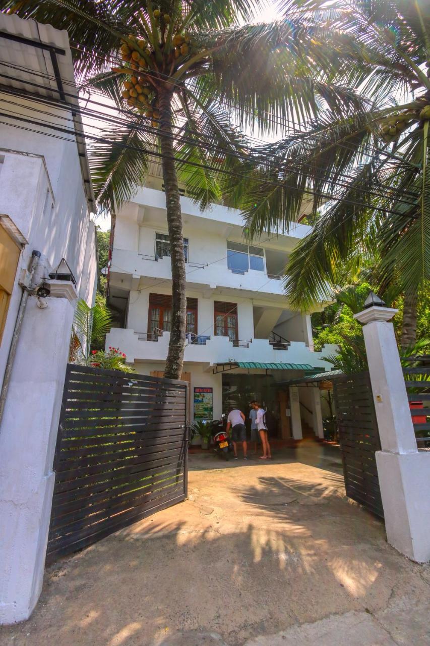 Holiday Inn Unawatuna Bagian luar foto